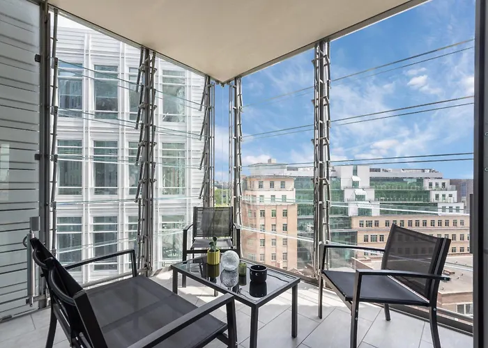 3Bed 3Bath Apt With 2Xbalconies In Central London