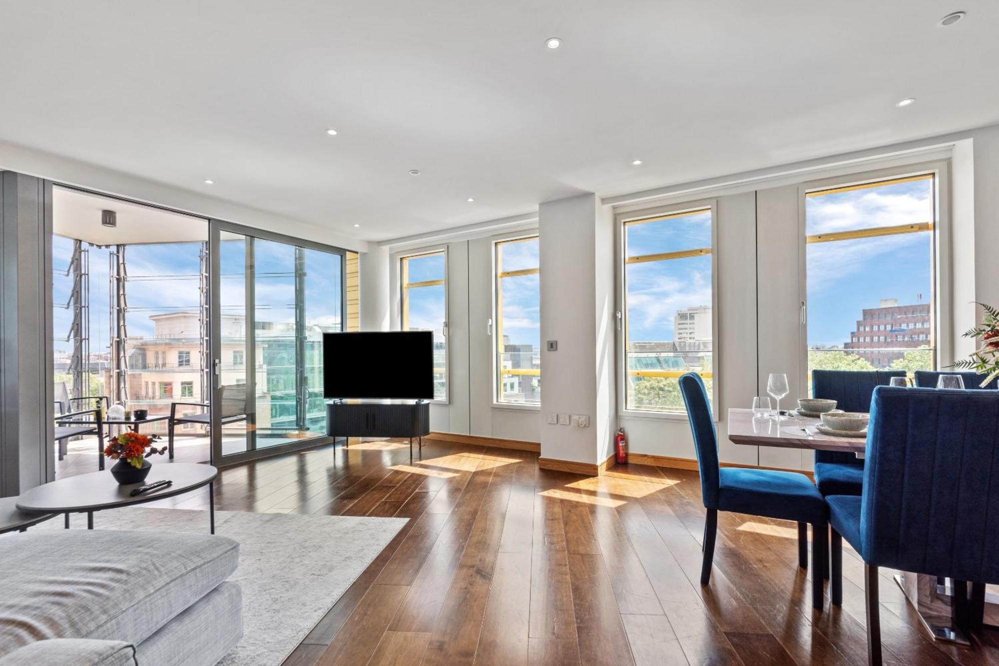3bed 3bath With 2xbalconies In * Лондон