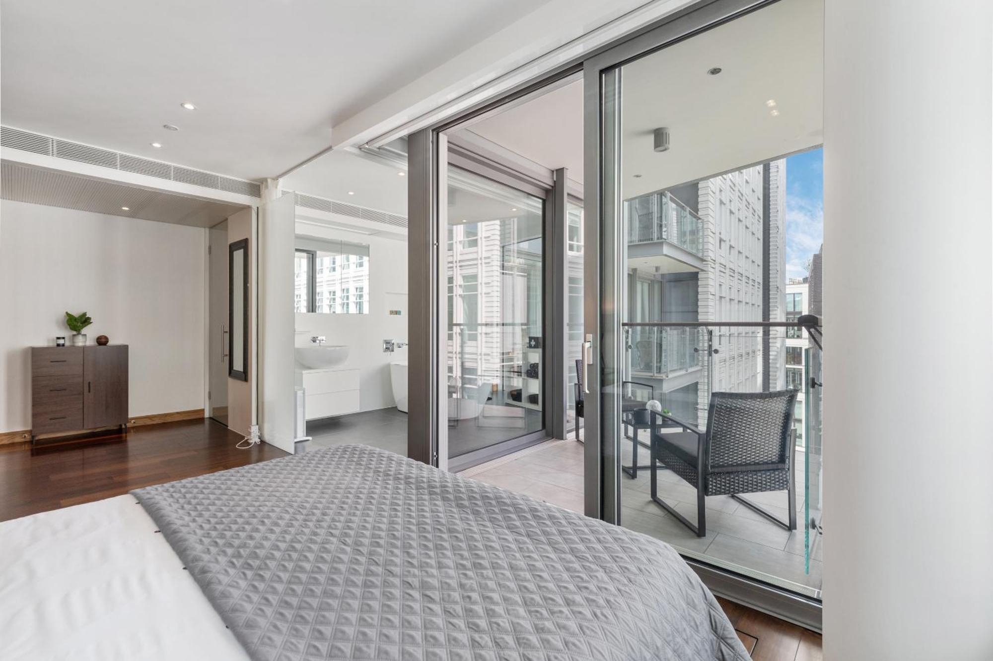 Апартаменты 3bed 3bath With 2xbalconies In Лондон