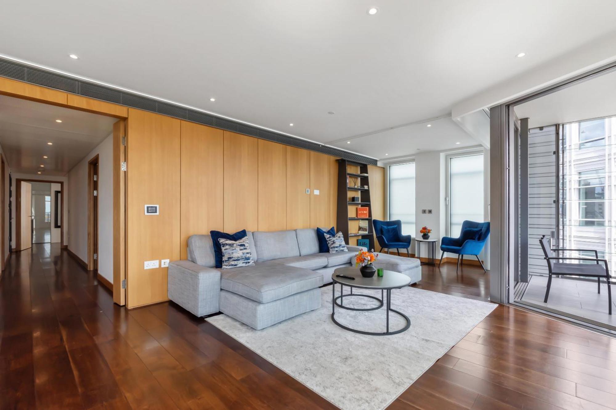 3bed 3bath With 2xbalconies In Апартаменты