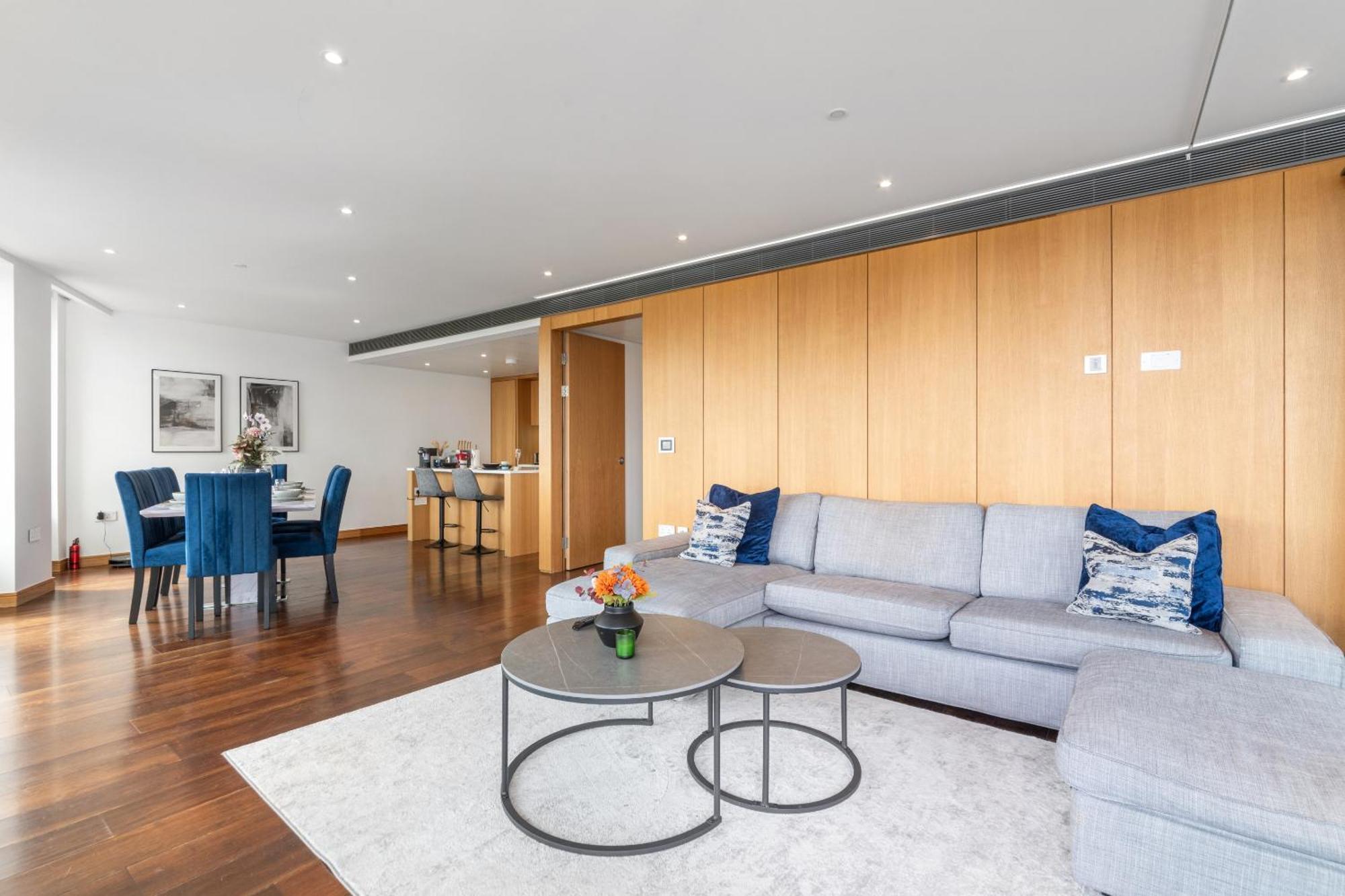 3bed 3bath With 2xbalconies In Апартаменты